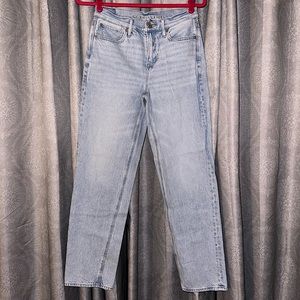 american eagle light wash 90’s straight jeans size 4
